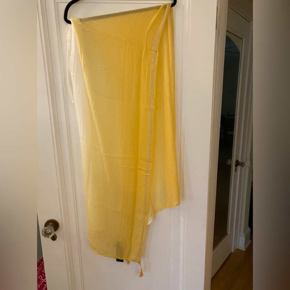 NWT Inc brand yellow and white lightweight scarf. Tassels on bottom